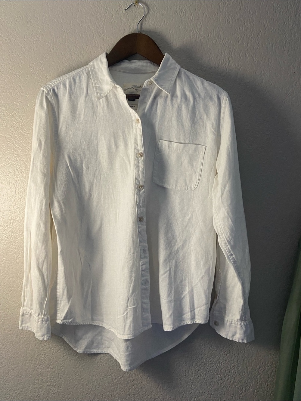 Universal Thread Ladies White Casual Button-Down Shirt 55% Linen Small EUC